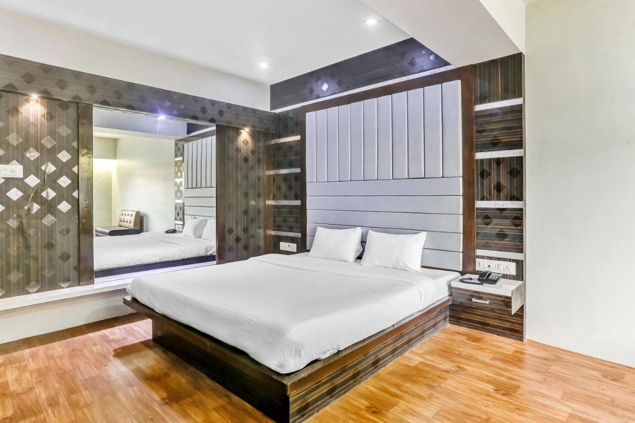 Oyo Flagship 83396 Hotel Vinyasa Residency Bombaj Exteriér fotografie